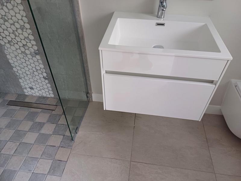 To Let 4 Bedroom Property for Rent in Somerset West Western Cape